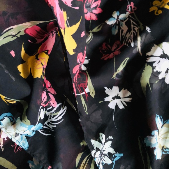 LANE BRYANT Sz26-28 LAYERD FLORAL BLOUSE - Picture 8 of 15